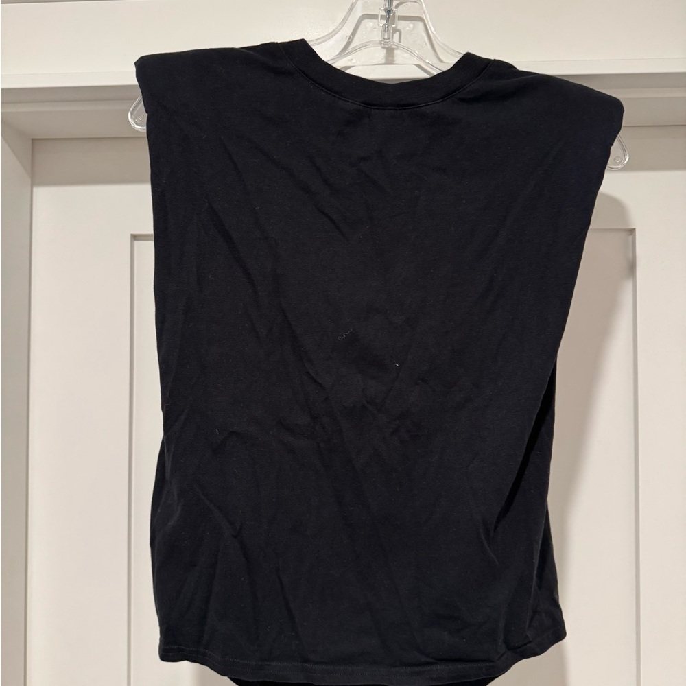 Babaton Black Boxy Muscle Tee Sleeveless Top